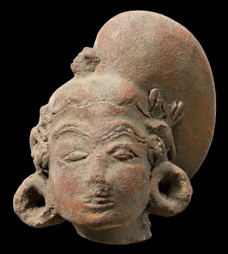 BERANEKA RAGAM: Berbagai gaya rambut perempuan dan laki-laki pada zaman Kerajaan Majapahit yang tergambar pada patung figurin terakota hingga relief candi.
