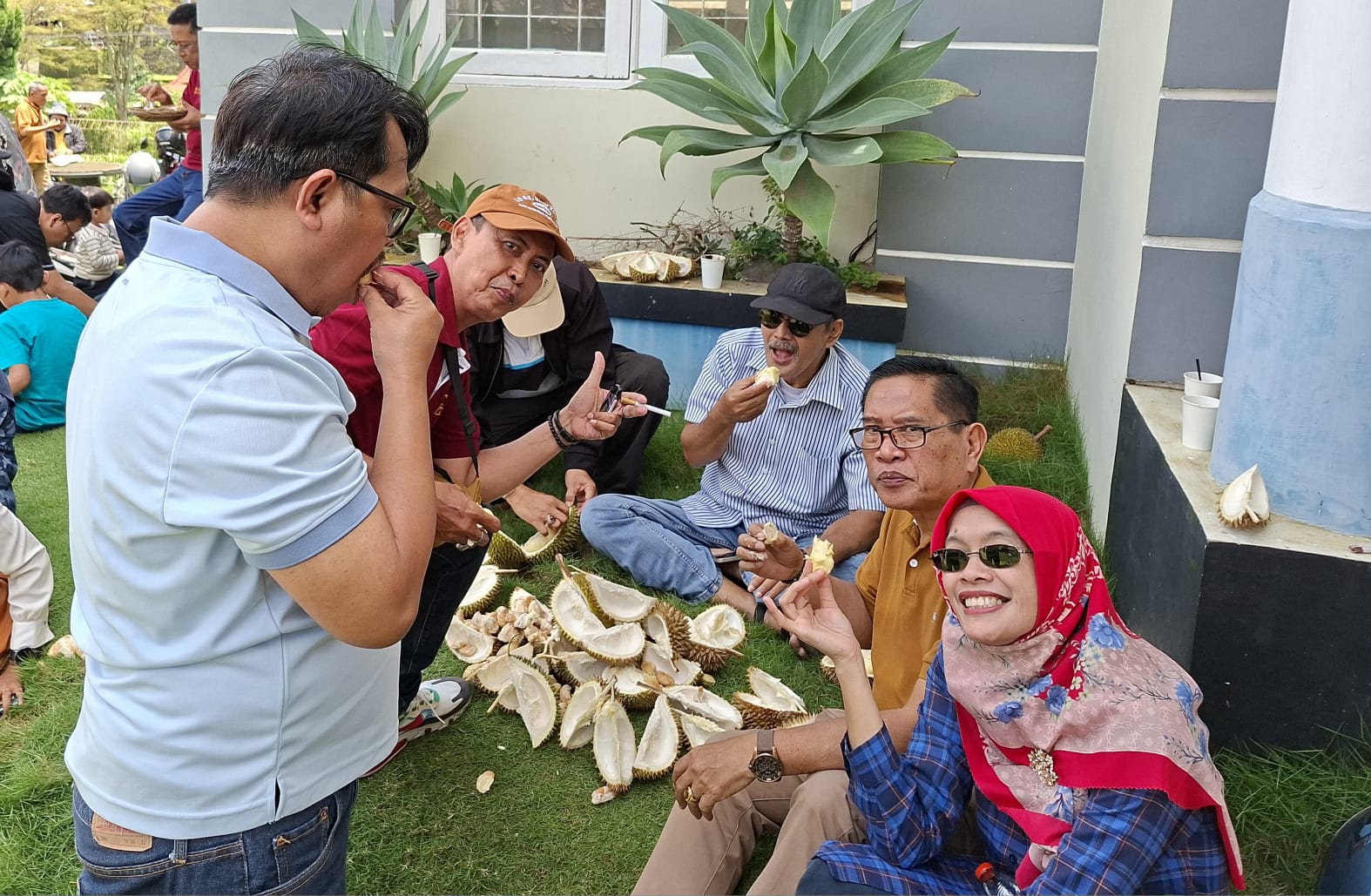DURIAN LOKAL: Durian silaturahmi anggota Kauje Mojokerto Raya.