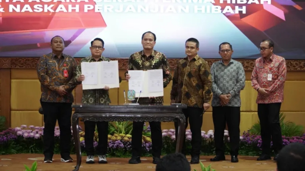 KPK Serahkan Hibah Barang Rampasan Negara ke Pemprov Jatim dan Pemkab Mojokerto