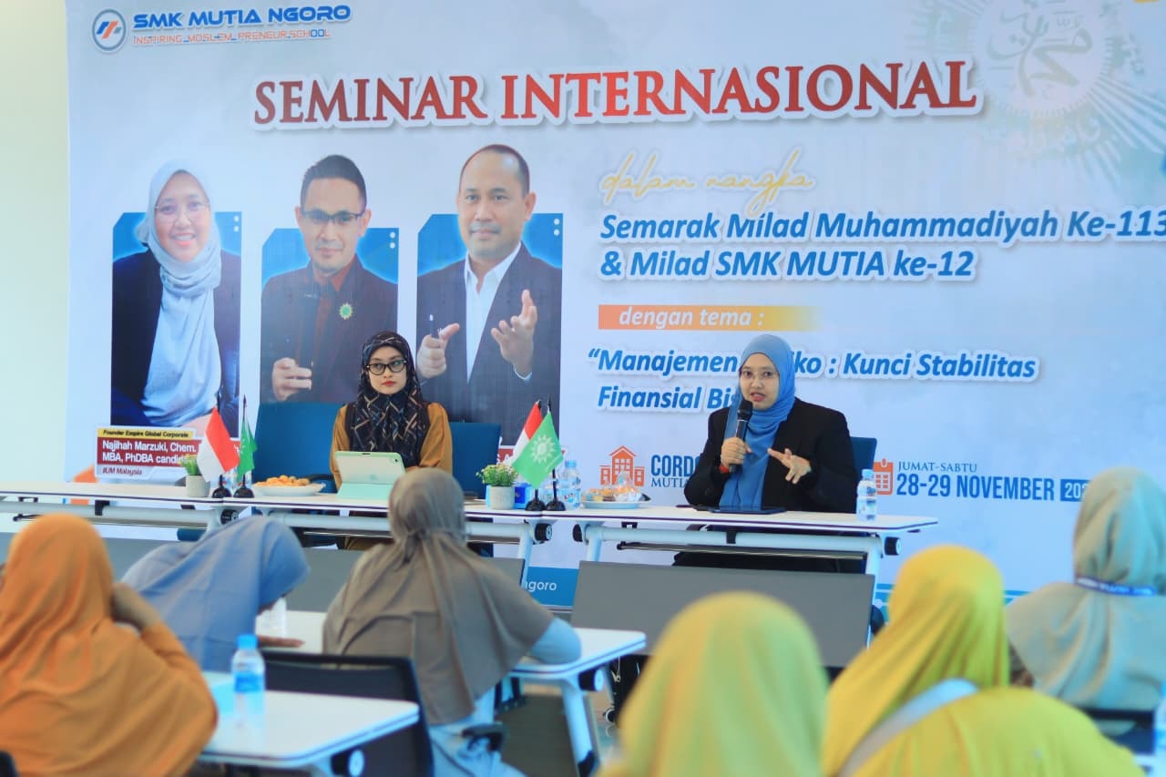 MENUNTUT ILMU: Siswa SMK Mutia Ngoro mengikuti seminar internasional, yang menjadi agenda rutin dalam kegiatan pembelajaran.