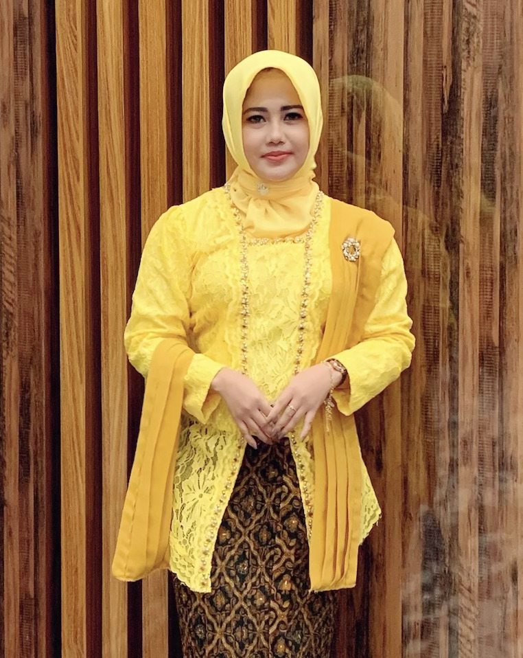 Eny Martya N,S.Pd  Pengusaha Perempuan (Womanpreneur), Ketua Komunitas Penulis Kreatif.