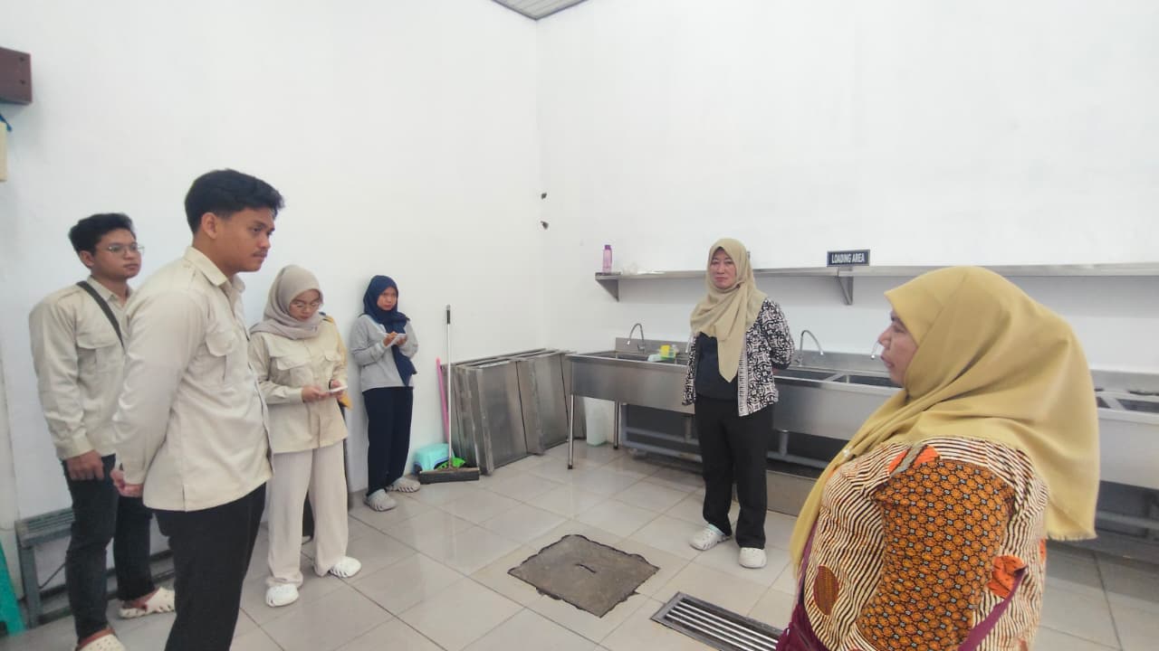 DIMINTA KLARIFIKASI: Dinkes Kabupaten Mojokerto meminta keterangan SPPG Tambakagung, Kecamatan Puri, terkait kronologis temuan menu MBG yang bermasalah di SDN Kenanten, &nbsp;kemarin (6/2).