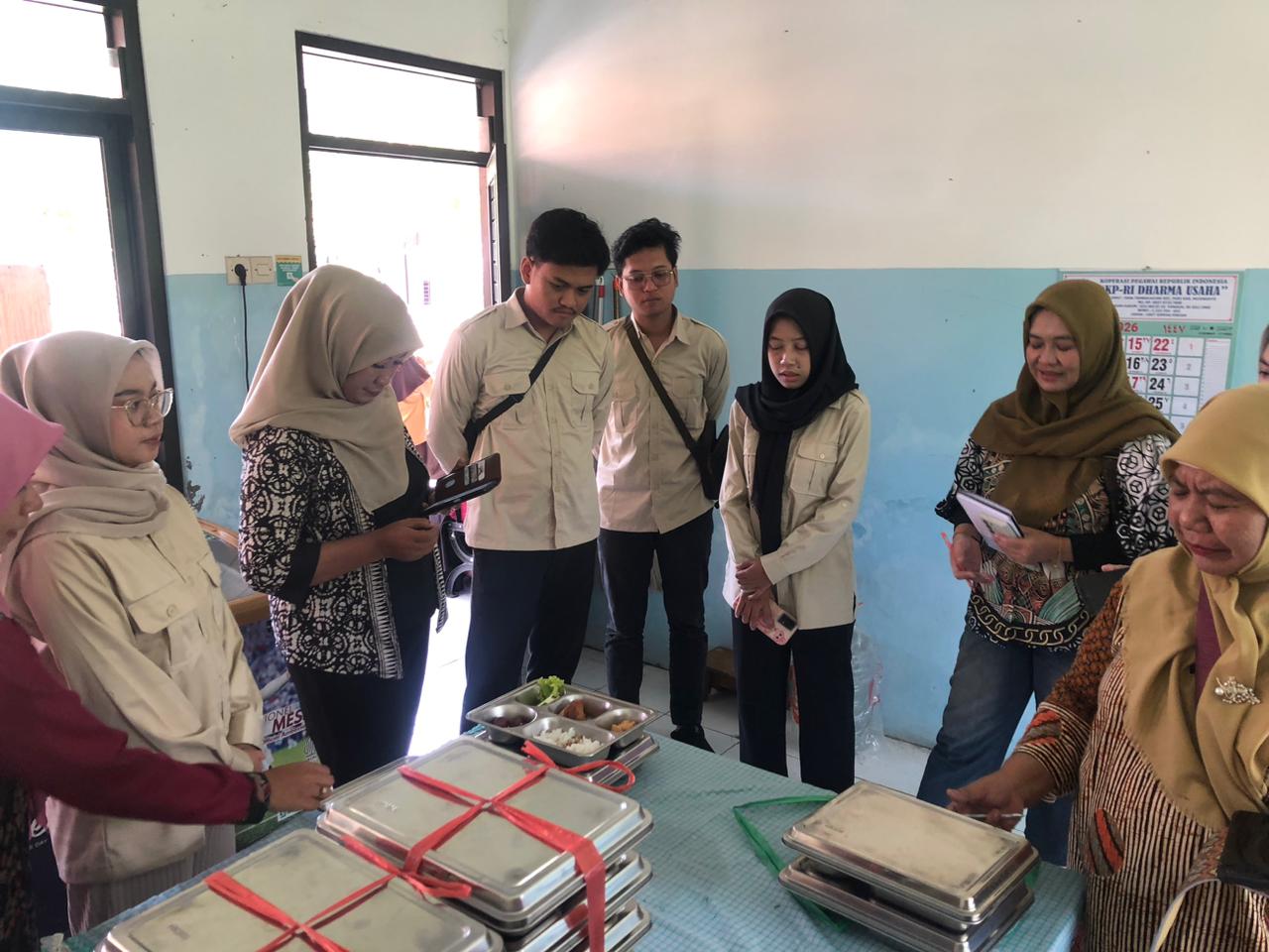 DIMINTA KLARIFIKASI: Dinkes Kabupaten Mojokerto meminta keterangan SPPG Tambakagung, Kecamatan Puri, terkait kronologis temuan menu MBG yang bermasalah di SDN Kenanten, &nbsp;kemarin (6/2).