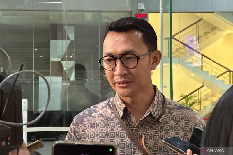 Juru Bicara Komisi Pemberantasan Korupsi Budi Prasetyo memberikan keterangan di Gedung Merah Putih KPK, Jakarta, Selasa (3/2/2026). (ANTARA/Rio Feisal)
