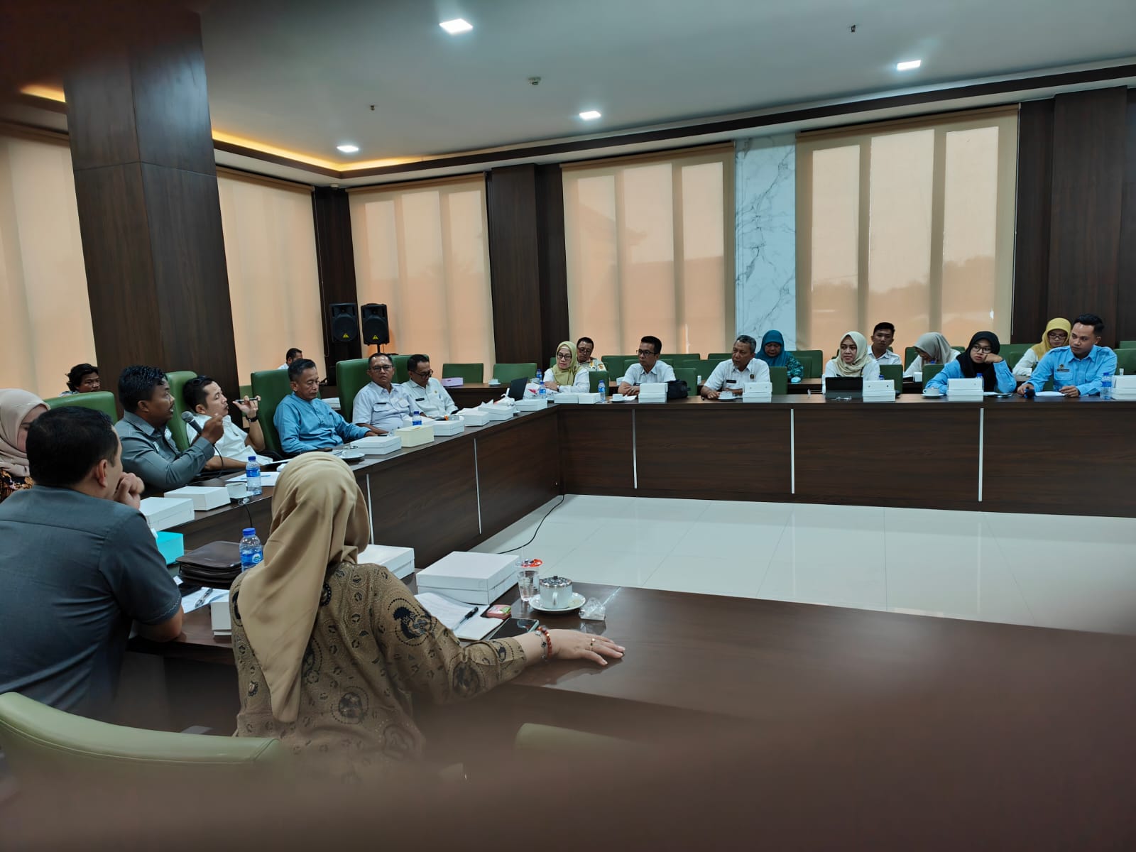 JADI ATENSI: Komisi IV DPRD Kabupaten Mojokerto panggil satgas MBG dan BGN wilayah Mojokerto untuk mengevaluasi beroperasinya SPPG tanpa SLHS, di Ruang Hayam Wuruk DPRD, kemarin, (11/2).