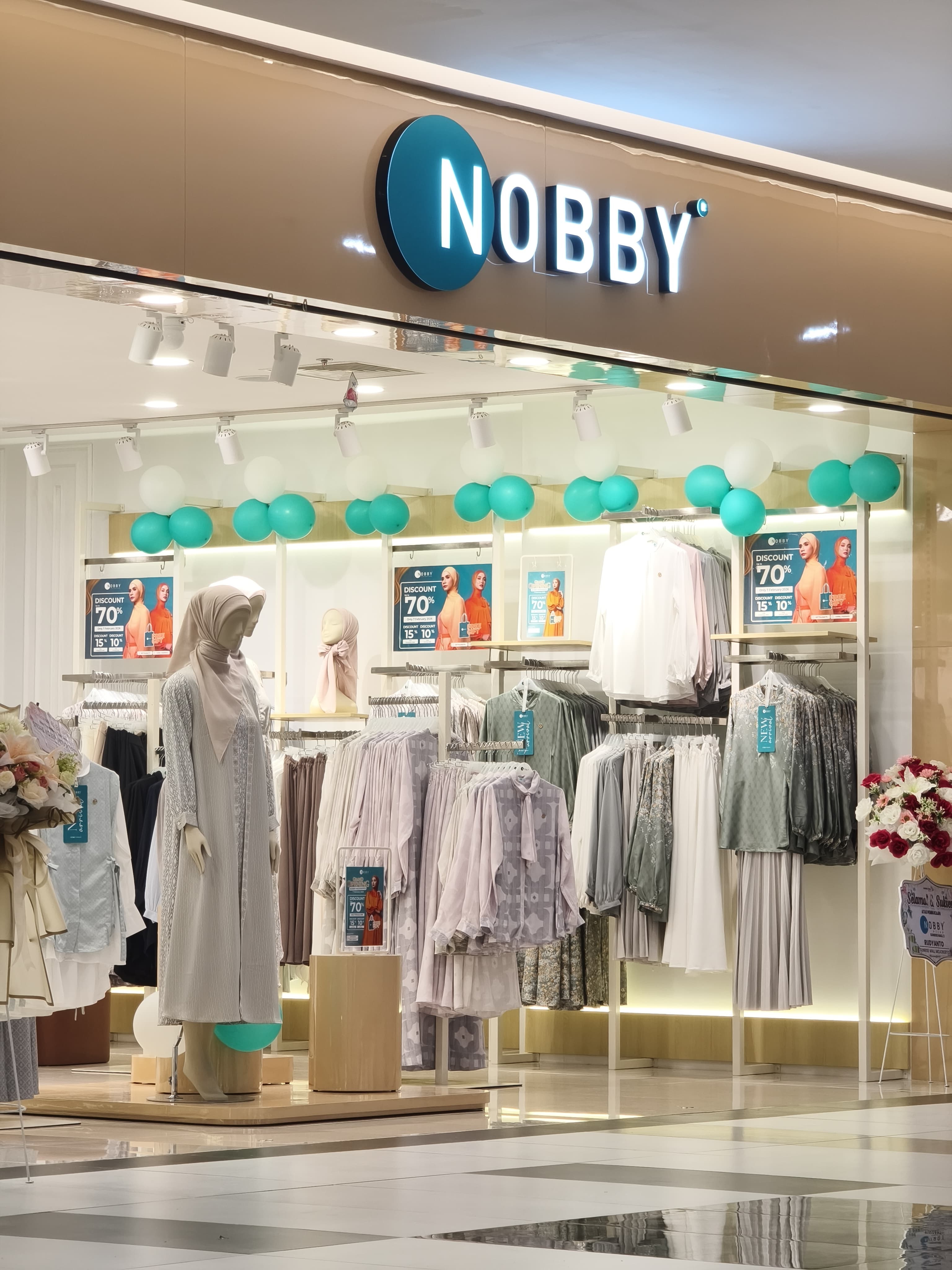 BARU: Nobby Hijab membuka cabang baru di Sunrise Mall 2 Mojokerto, Lantai 1. Gerai ini hadir dengan konsep nyaman serta koleksi terbaru busana muslim.