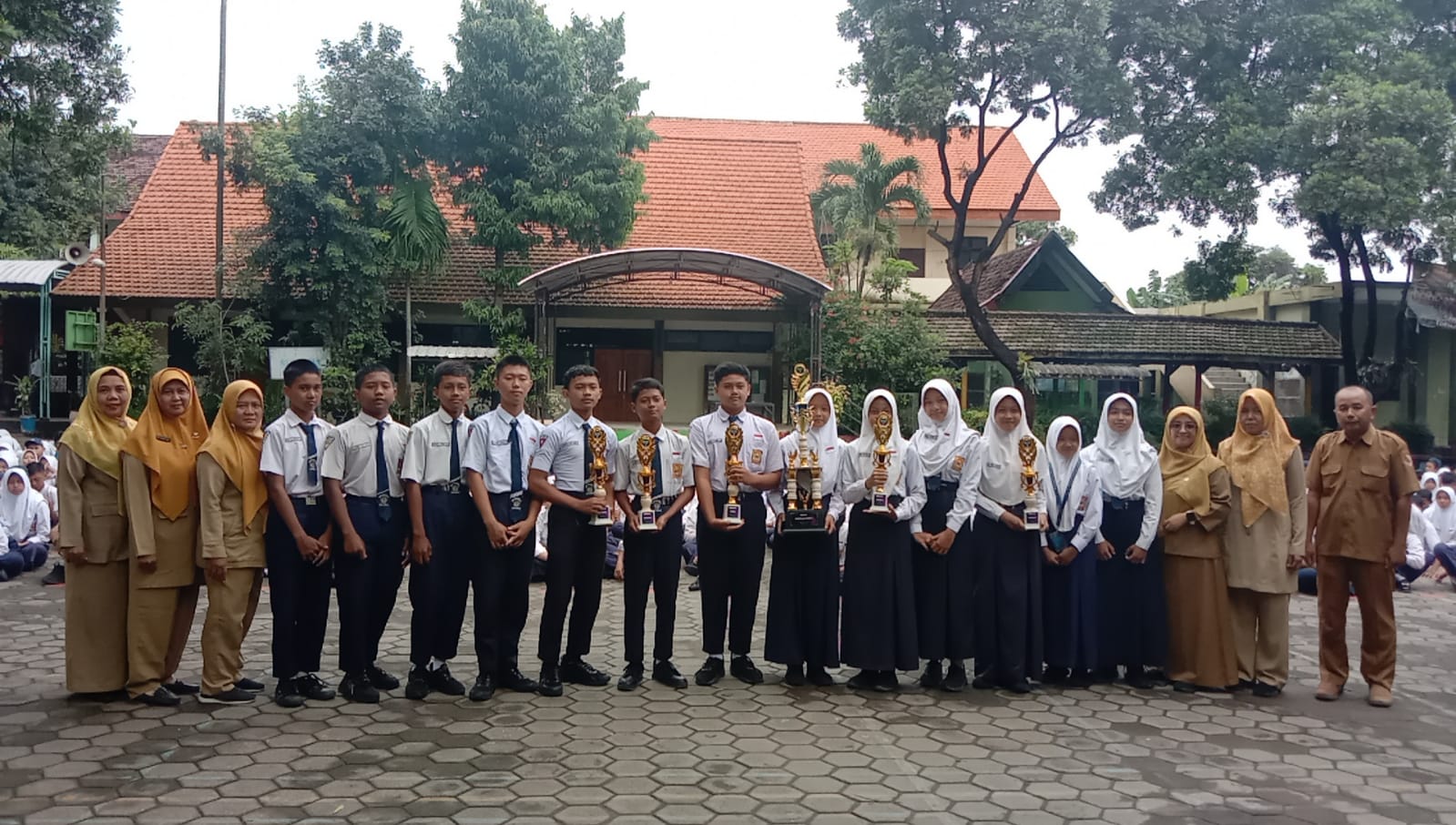 SEKOLAH JUARA:&nbsp;Sejumlah siswa SMPN 2 Kutorejo meraih prestasi di awal tahun 2026.