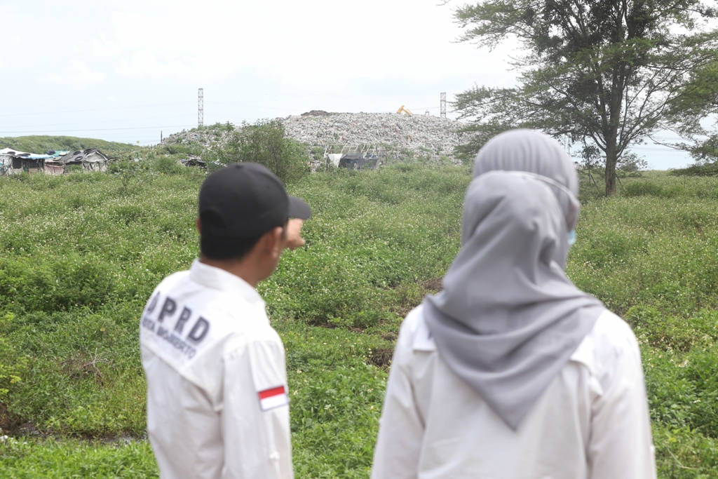 POLEMIK TPA: Anggota Komisi I DPRD Kota Mojokerto sidak di TPA Randegan, Kamis (13/2).