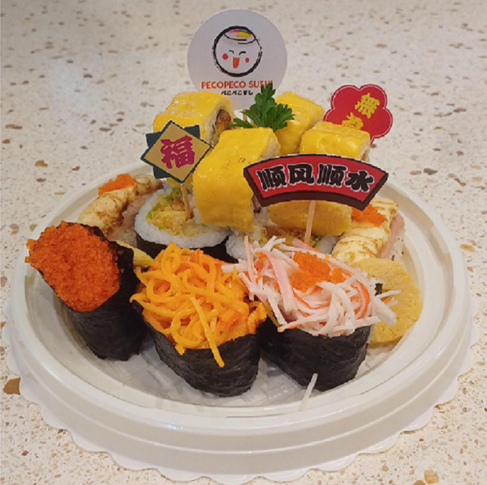 SPESIAL: Dua paket hampers spesial yang ditawarkan Peco-Peco Sushi Sunrise Mall 2 Mojokerto untuk merayakan Imlek bersama orang-orang terkasih.