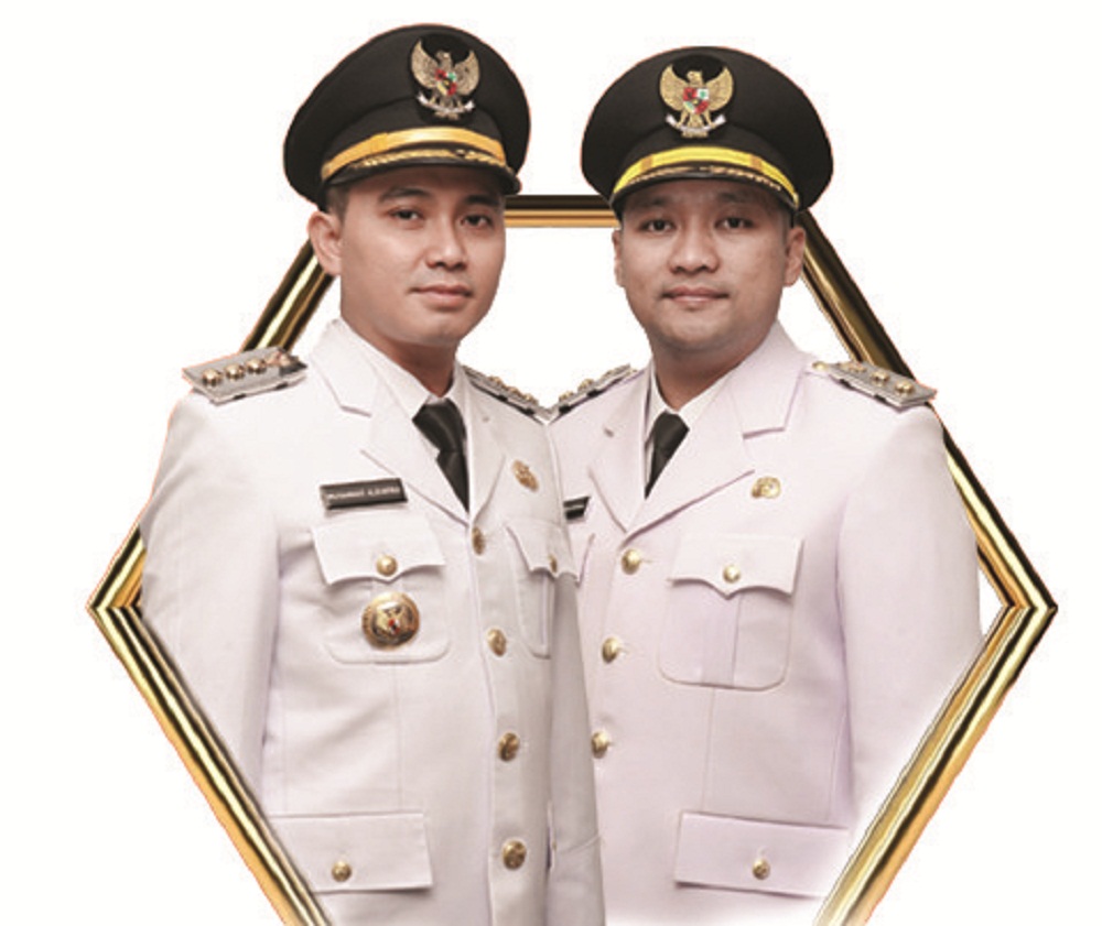 Bupati Mojokerto Muhammad Albarraa dan Wakil Bupati Muhammad Rizal Octavian