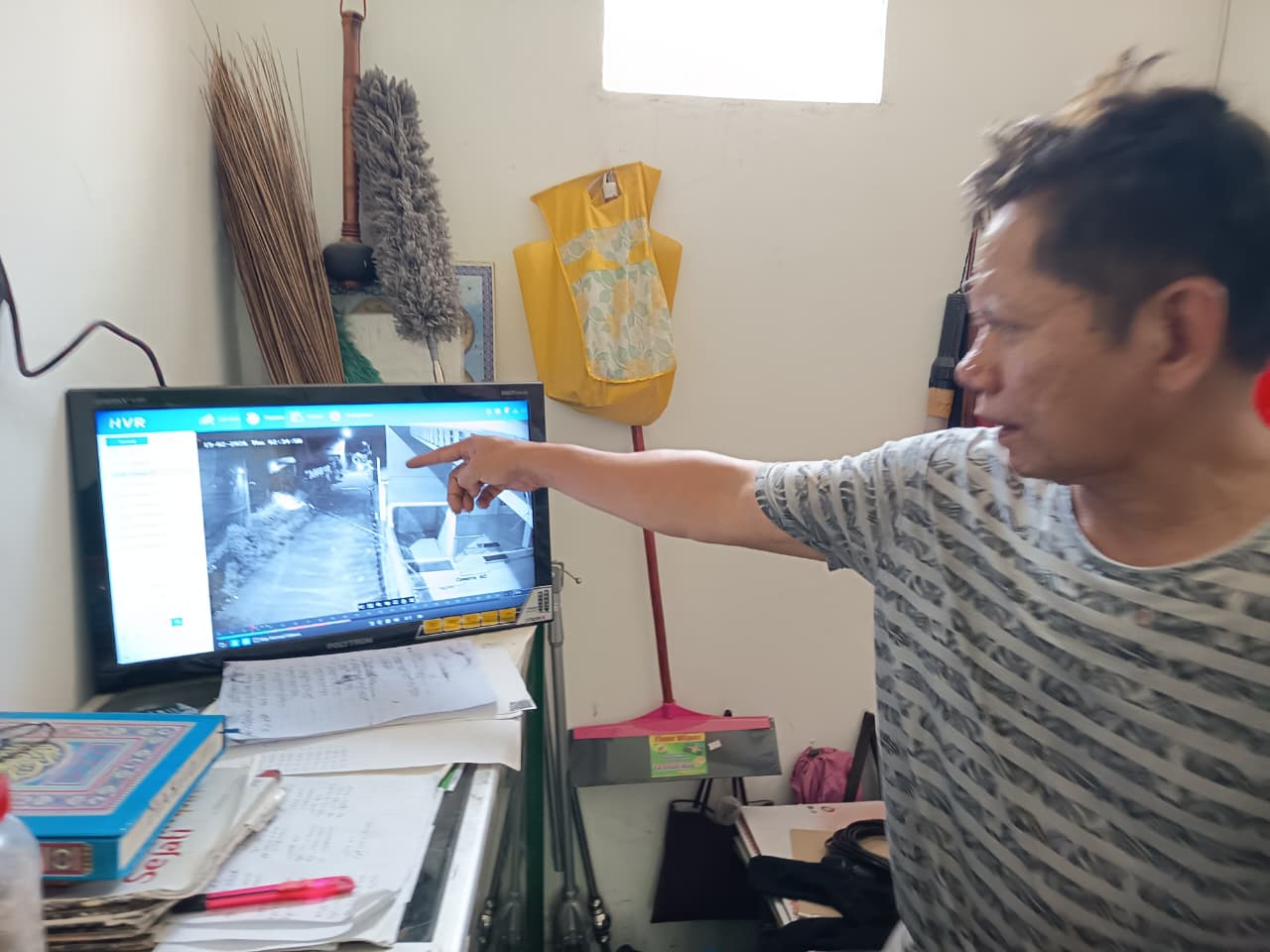 BIKIN ONAR: Dokumentasi CCTV yang merekam aksi kelompok pemuda diduga gangster yang hendak menyerang anak patrol sahur di Desa Kembangsri, Kecamatan Ngoro, Kabupaten Mojokerto, Jumat (20/2).