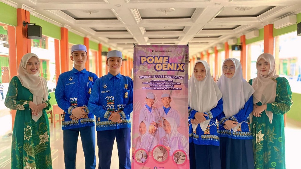 Melvi Salma Sabrina, Aisyah Puri Anggraini, Andhika Putra Hermawan, dan Muhammad Maulana Revan