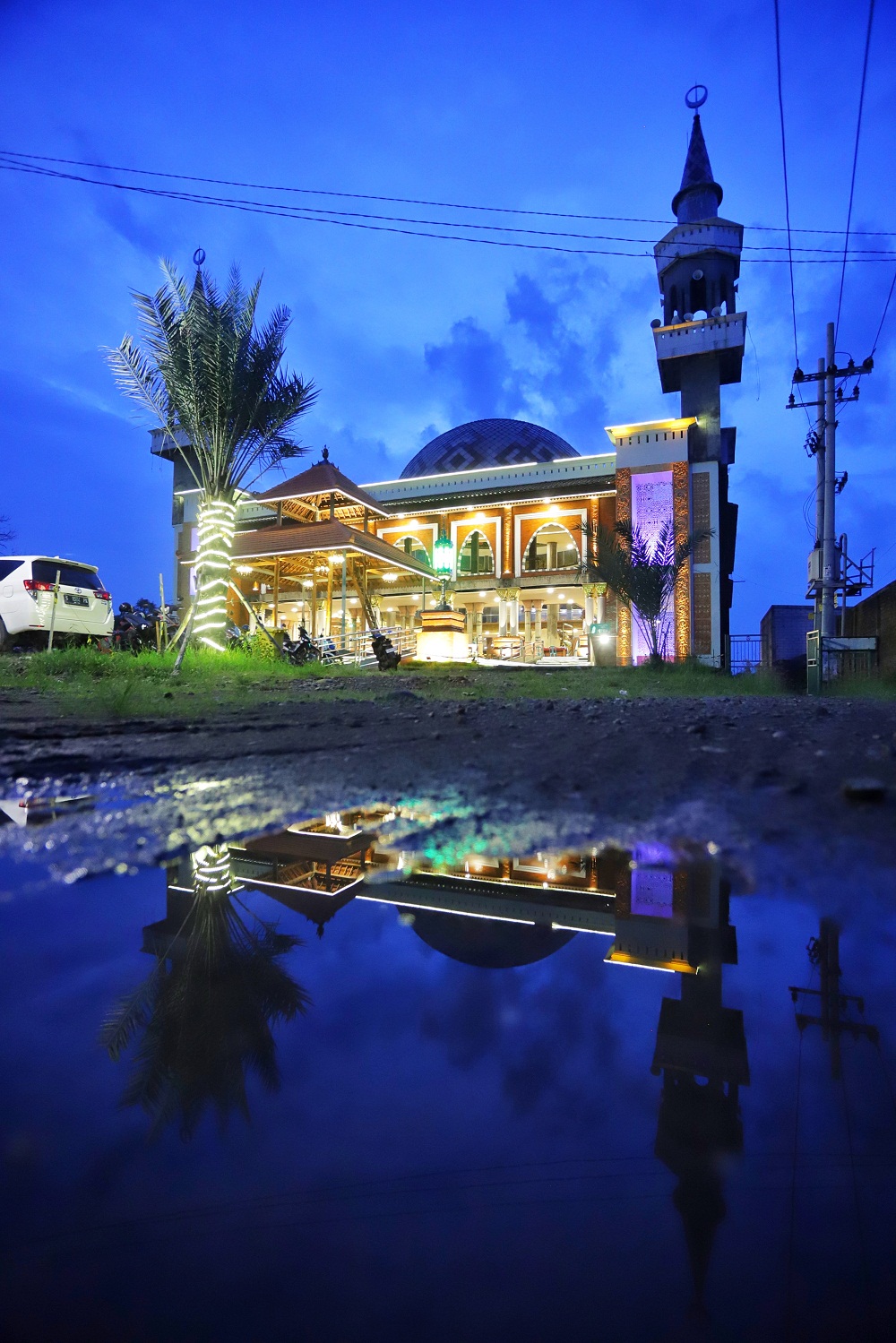 Masjid Agung Darussalam (Madasa) di Jalan Raya Desa Gemekan, Kecamatan Sooko, Kabupaten Mojokerto