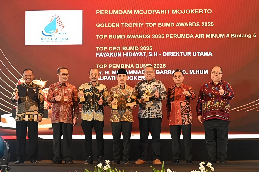 1.	PRESTASI: Perumdam Mojopahit berhasil meraih Penghargaan Top BUMD Bintang 5, Top Pembina Dr. H. Muhammad Albarraa, Lc, M.Hum, selama tiga tahun berturut-turut. Prestasi tersebut semakin lengkap di 