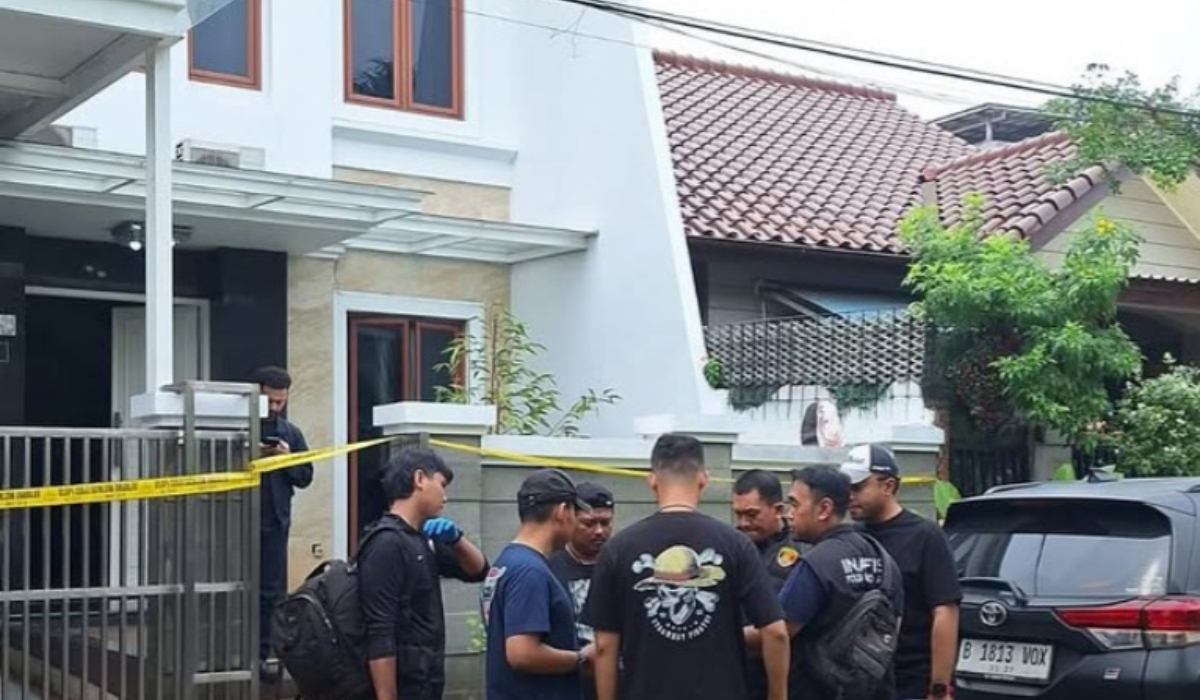 Suami tewas dan istri kritis usai rumah dirampok di bekasi. Polisi buru pelaku