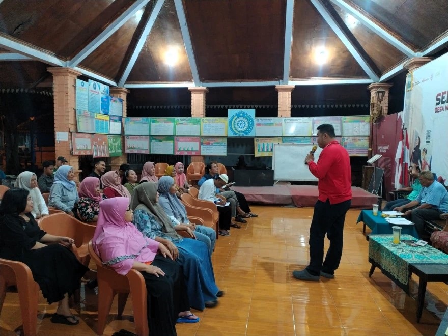 PENGEMBANGAN PARIWISATA: Pemdes Bejijong menggelar sosialisasi BK Pemenuhan Fasilitas Homestay bersama para pemilik homestay Majapahitan, pekan lalu.  