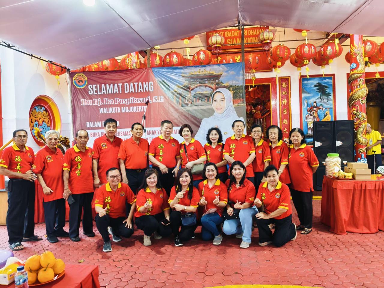 Pengurus Kelenteng Hok Sian Kiong Kota Mojokerto.