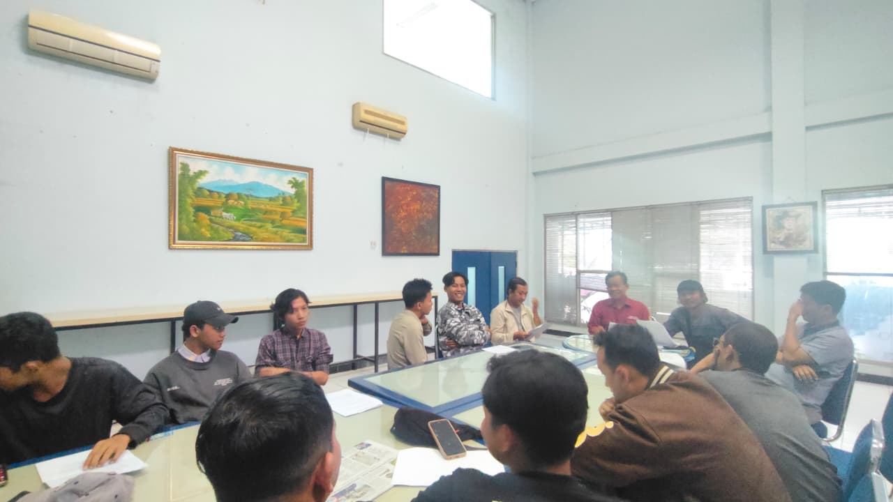 TEMU TEKNIK: Perwakilan tim kepesertaan lomba Festival Musik Patrol Ramadan ssat mengikuti TM bersama panitia, Kamis (5/3).  