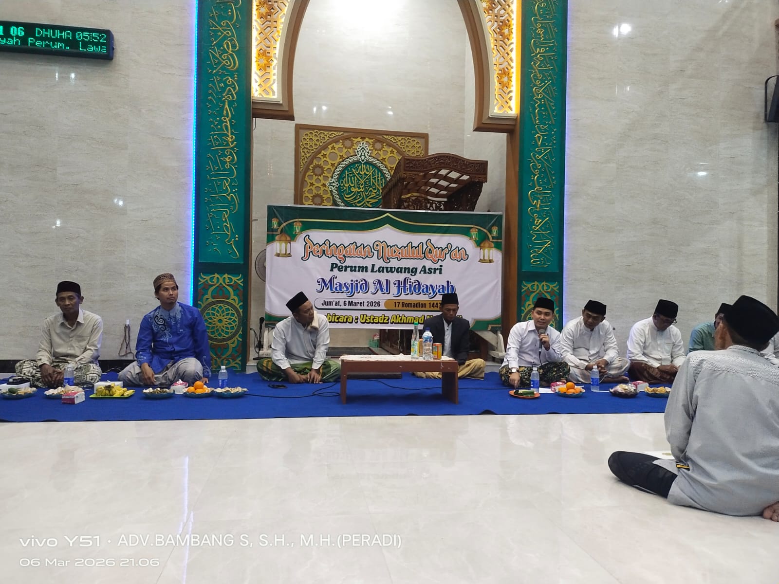 Peringatan Nuzulul Quran di Masjid Al-Hidayah Desa Lawangasri, Kecamatan Puri, Kabupaten Mojokerto, Jumat (6/3). 