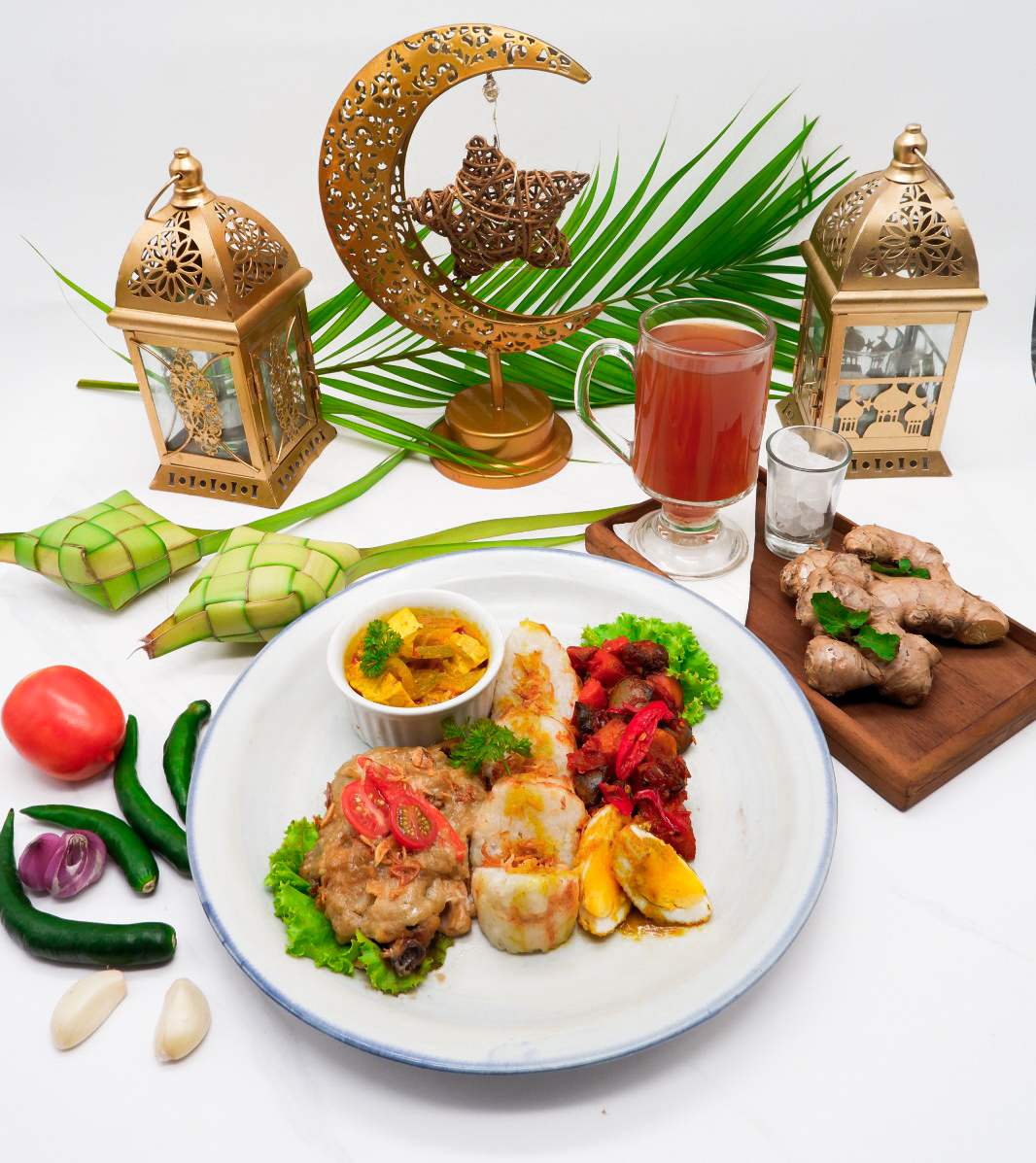 PAKET SPESIAL: Paket menu spesial Idul Fitri yang autentik yang dihadirkan untuk momen yang spesial.  
