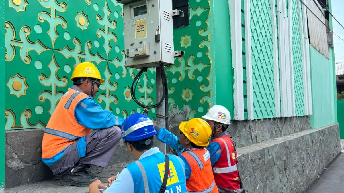 SIAGA: Personel UP3 PLN Mojokerto bersiaga menyambut Hari Raya Idul Fitri 1447 H di Kota dan Kabupaten Mojokerto