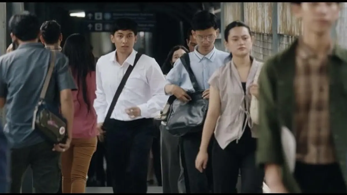 Film Tunggu Aku Sukses Nanti menghadirkan deretan aktor ternama tanah air. 