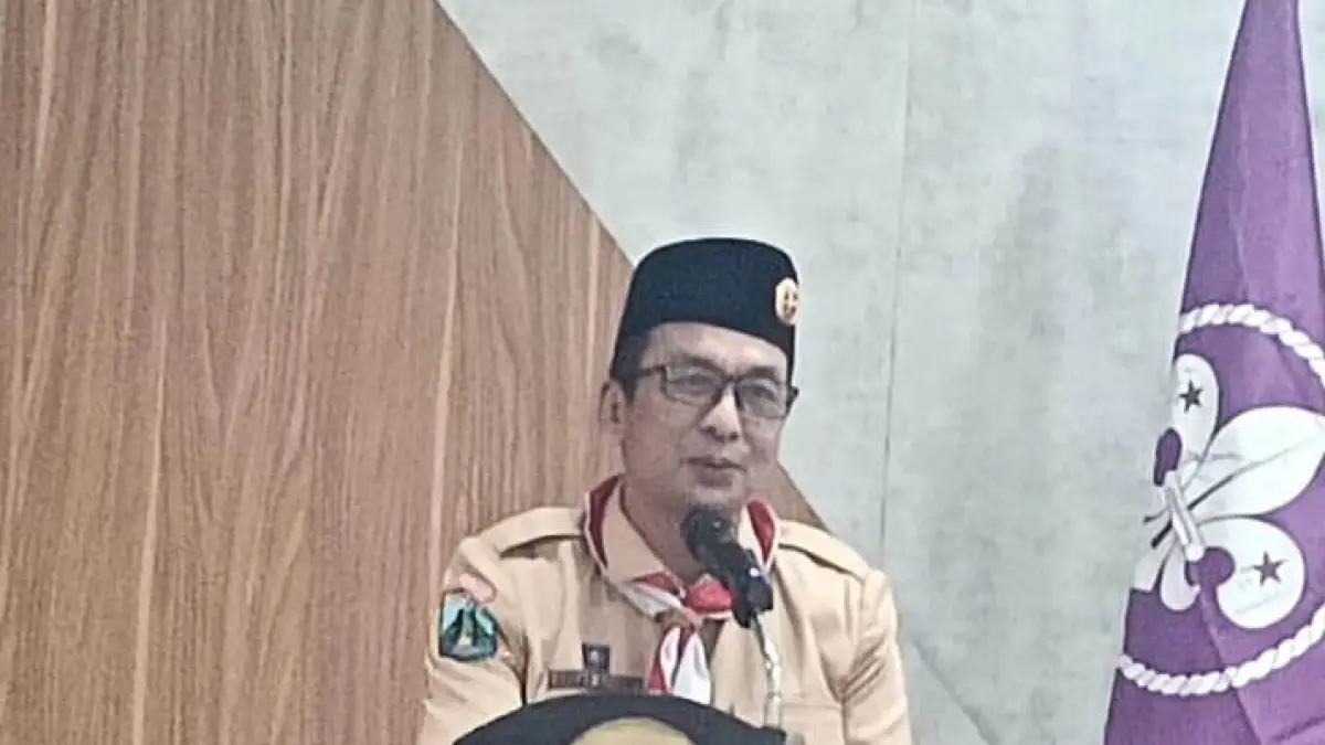OPENING: Kepala Dinas Pendidikan Kabupaten Amsar Ashari Siregar SH MM membuka orientasi pengurus kwarcab Mojokerto.
