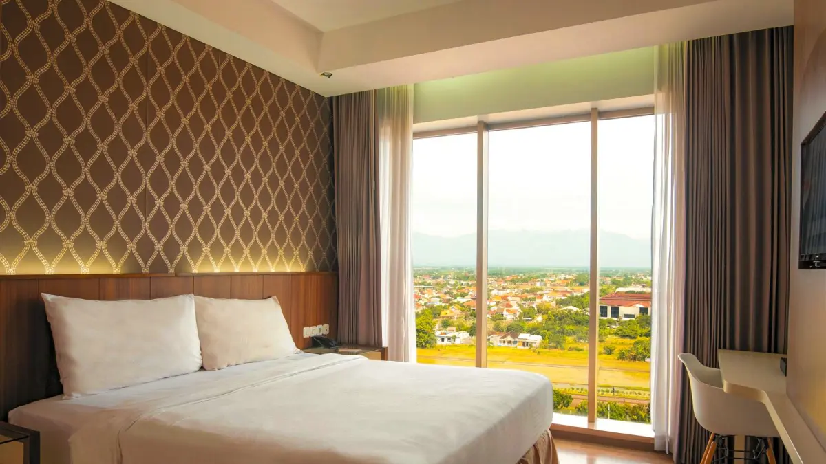 NYAMAN DAN TENANG: Superior Room yang menyuguhkan tidur berkualitas dan bisa memulihkan energi Anda sehingga membuat Anda lebih bersemangat lagi.
