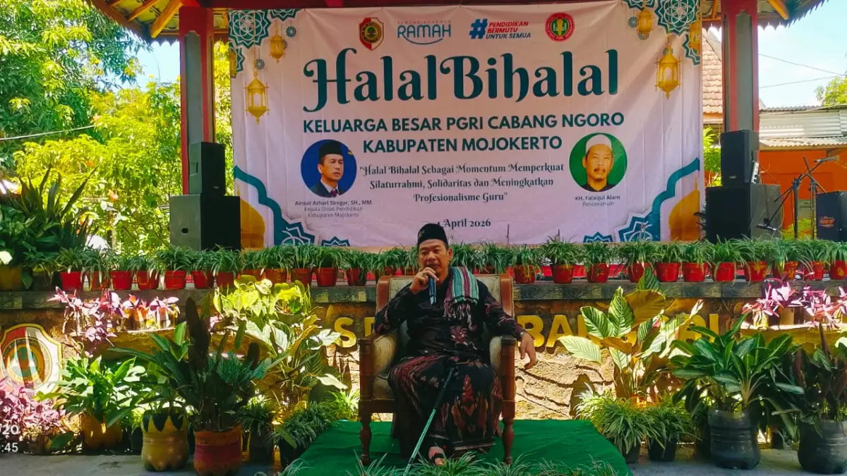 RELIGI: KH Falaqul Alam menyampaikan tausiyah agama.
