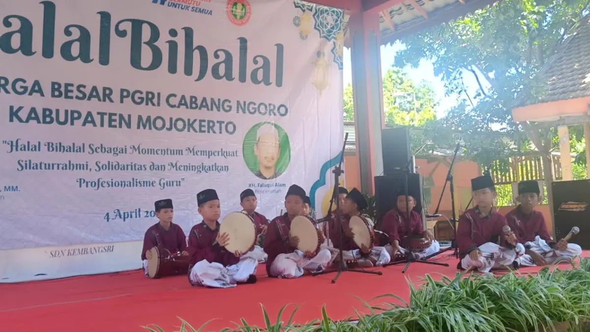 SENI: Penampilan grup Al Banjari dari SDN Manduro 2.