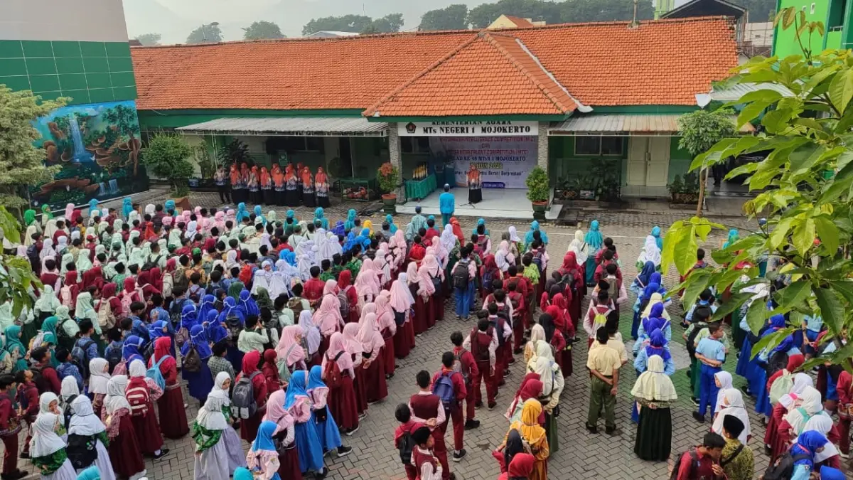 GAPAI MASA DEPAN: Enam siswa MA Permata Mojokerto dinyatakan lolos SNBP 2026 dan berhasil menduduki bangku PTN terbaik di berbagai kampus ternama di Indonesia. Ok-ris