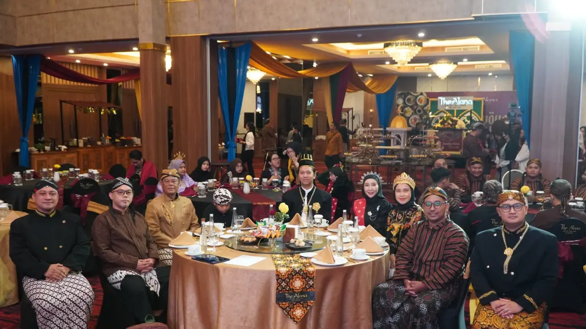 PERKUAT SINERGITAS: JW Group menggelar Halal Bihalal sebagai momentum mempererat kebersamaan sekaligus memperkuat sinergi antar unit bisnis perhotelannya di The Alana Hotel Malang, Senin (30/3).
