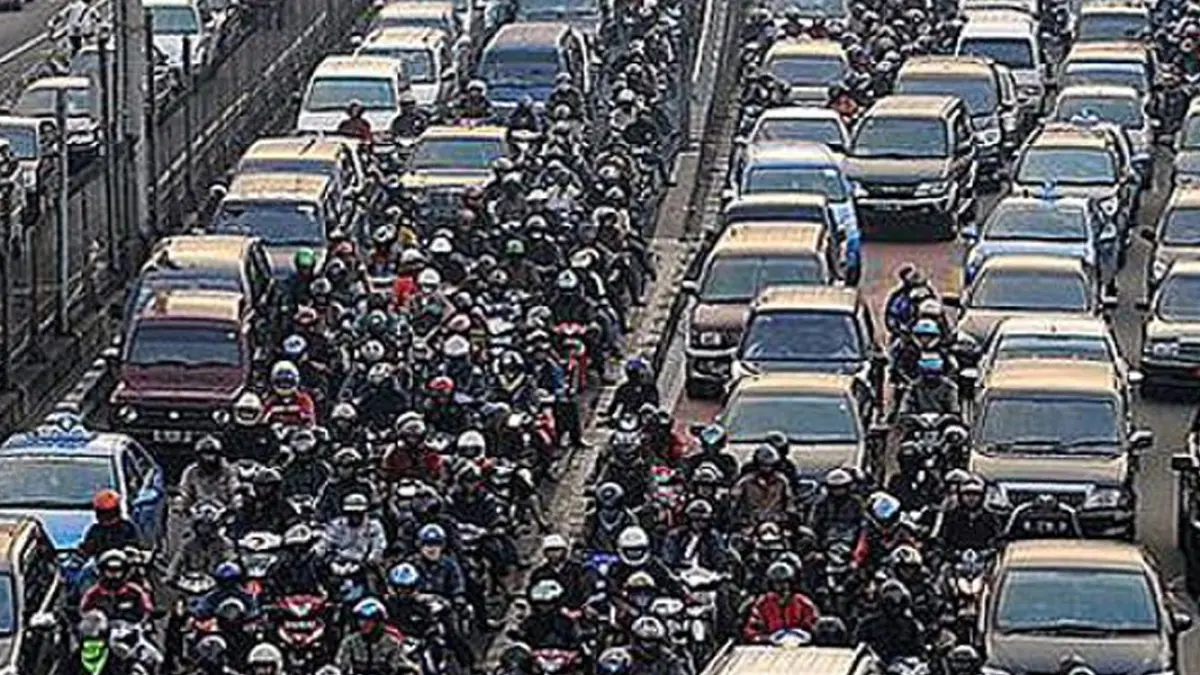 Tidak hanya pemerintah, masyarakat juga memiliki peran penting dalam mengurangi kemacetan