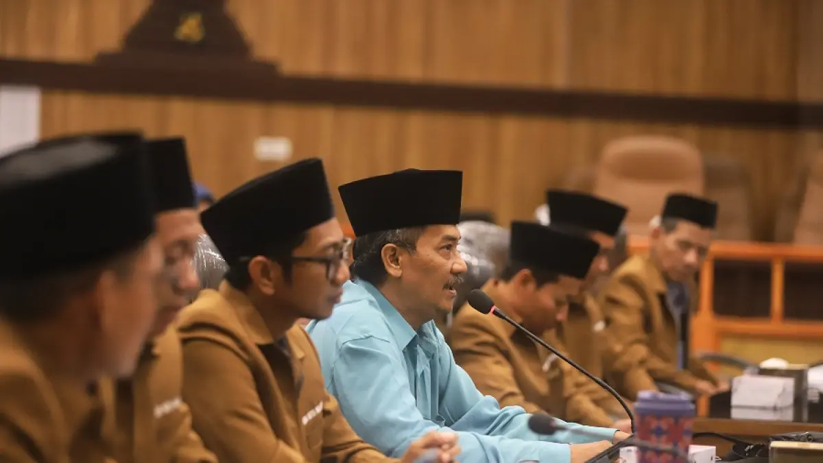 POLEMIK BANTUAN: Audiensi antara lembaga pendidikan madrasah dengan pemkot di DPRD Kota Mojokerto, kemarin (8/4). (Sofan JPRM)