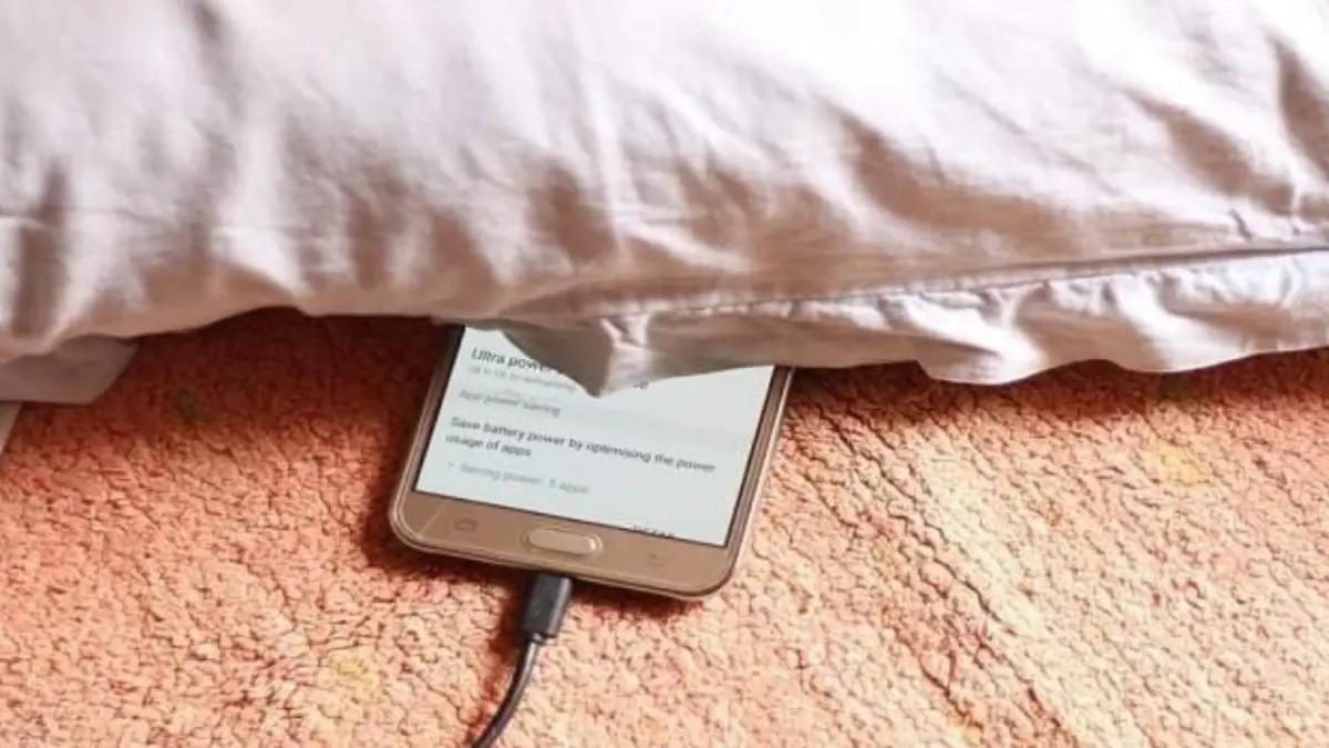 Stop Taruh HP di Bawah Bantal!
