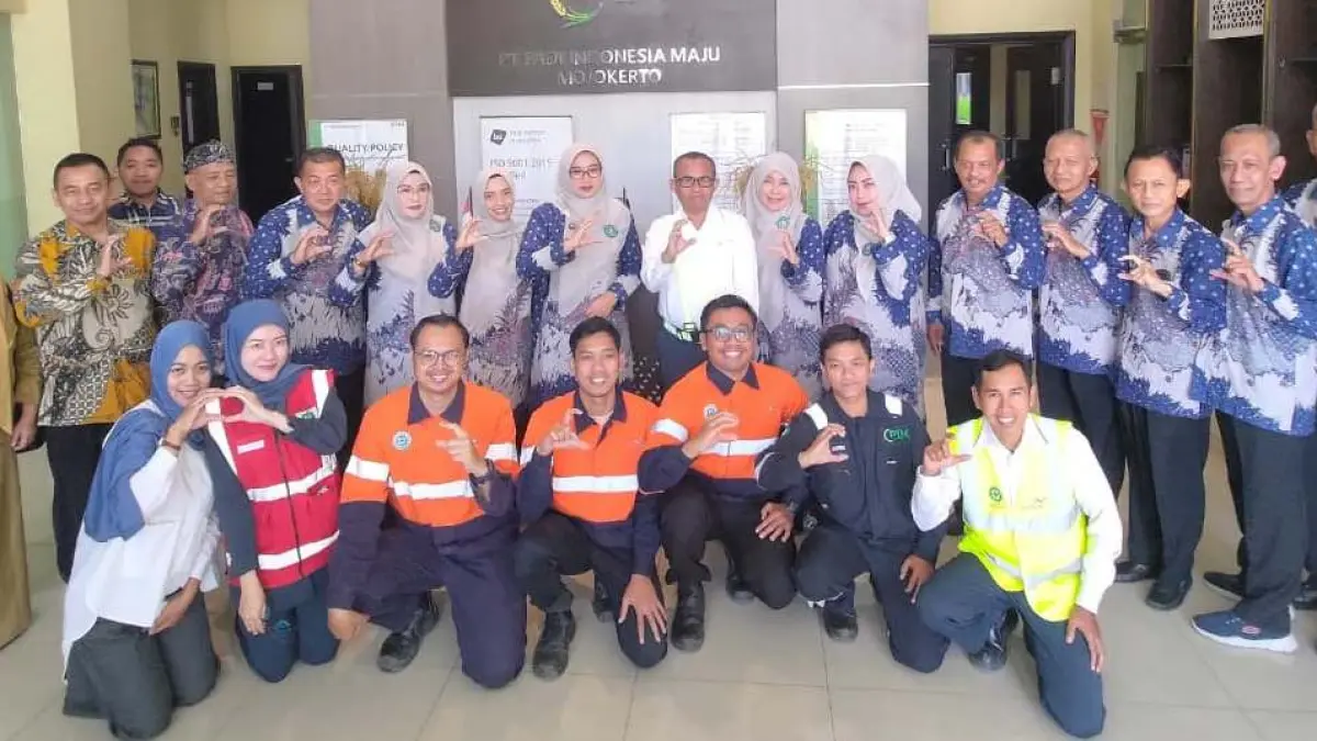 KOLABORASI: Ketua FKS Mojokerto Shofiya Hanak Albarra hadir di PT PIM, Desa Jasem, Kecamatan Ngoro, Senin (13/4). Ini bentuk sinergisitas untuk memperkuat kabupaten sehat di lingkungan industri. (Dori JPRM)