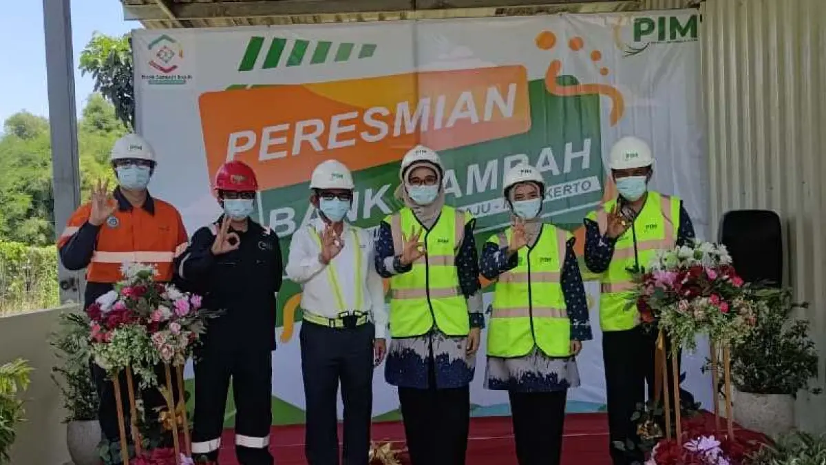 KOLABORASI: Ketua FKS Mojokerto Shofiya Hanak Albarra hadir di PT PIM, Desa Jasem, Kecamatan Ngoro, Senin (13/4). Ini bentuk sinergisitas untuk memperkuat kabupaten sehat di lingkungan industri. 