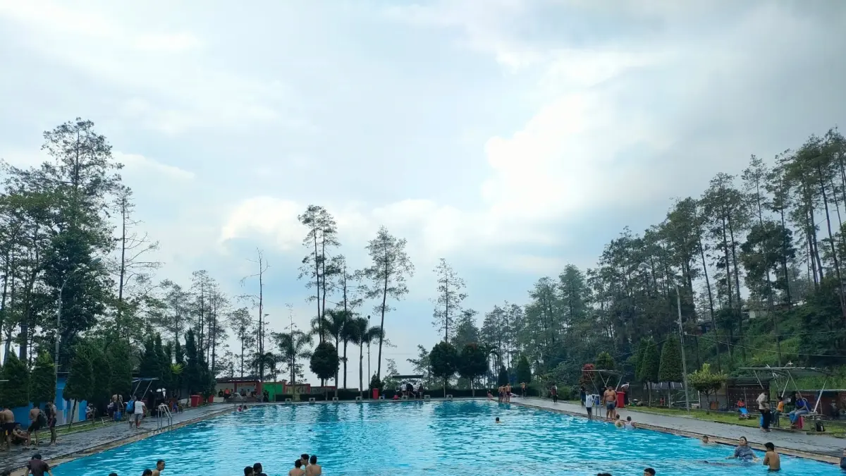 PEKUAT KOLABORASI: Pengelolaan wisata di kawasan hutan di bawah naungan PT Palawi Risorsis bakal ditata ulang bersama Pemkab Mojokerto.