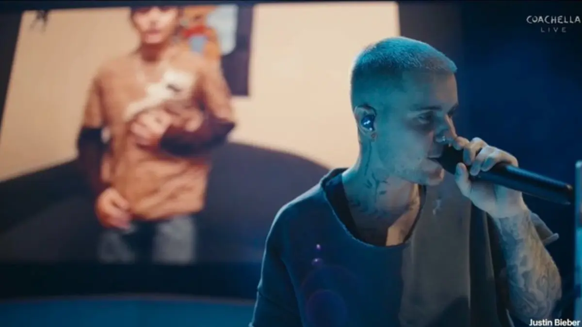 Penampilan Justin Bieber saat tampil di Coachella membuat penonton nostalgia 
(Sumber: YT Coachella)