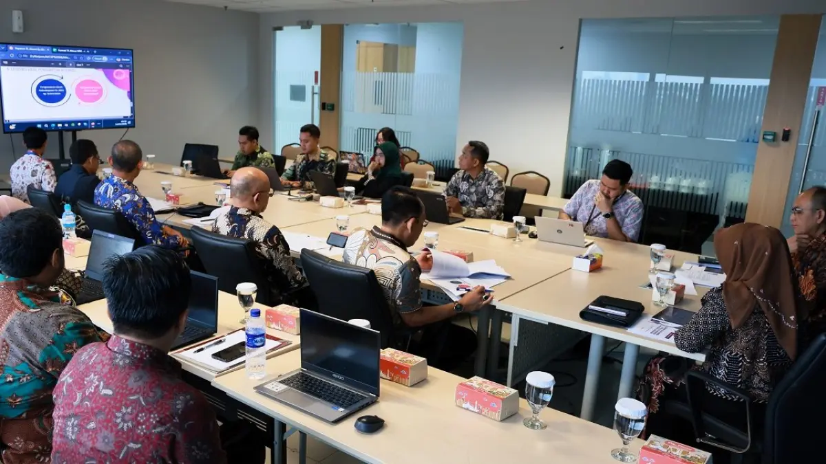 CELAH KORUPSI: Audiensi Pemkot Mojokerto dengan KPK di Gedung KPK, Jakarta, Selasa (14/4). KPK membongkar serangkaian celah rawan korupsi dalam tata kelola anggaran Pemerintah Kota Mojokerto. Mulai dari jejak digital tender yang mencurigakan hingga data bantuan rumah tidak layak huni (RTLH) yang terindikasi bermasalah. (dok kpk.go.id)