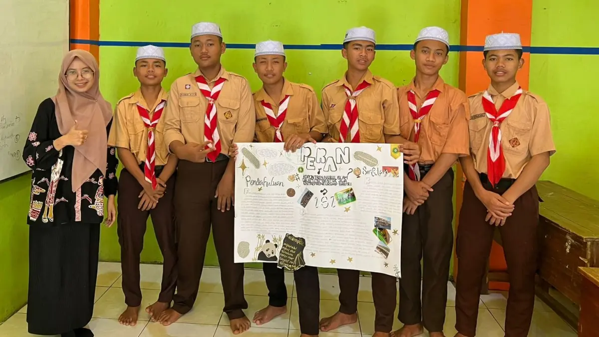 Evan Ardhani Prima Agatha, Ibrahim Irza Syafiq, M. Agus Dwi Ramadhani, Muhammad Al Farabi Mumtaaz, Muhammad Farel Nur Fakhur Rokhim, dan Sayid Maulana, 9 Social Class SMP Unggulan Berbasis Al-Qur’an Nurul Islam Mojokerto, Pembimbing: Cyndi Eka Widyawati, M.Pd

