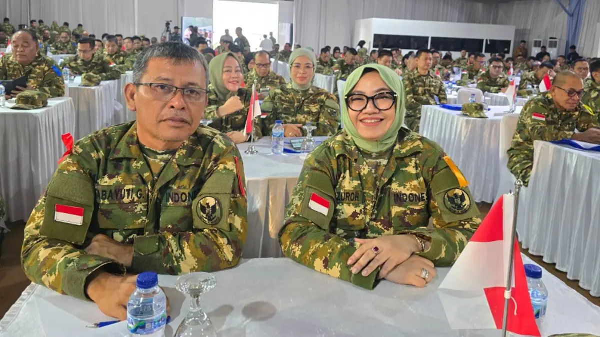 DIGEMBLENG: Ketua DPRD Kabupaten Mojokerto Ayni Zuroh mengikuti retreat KPPD bersama Ketua DPRD se-Indonesia di Akademi Militer Magelang, Kamis (16/4). (dok Ayni for JPRM)