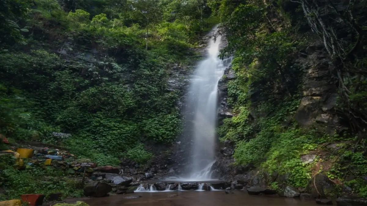 Rekomendasi 5 air terjun di Mojokerto yang worth it dikunjungi
