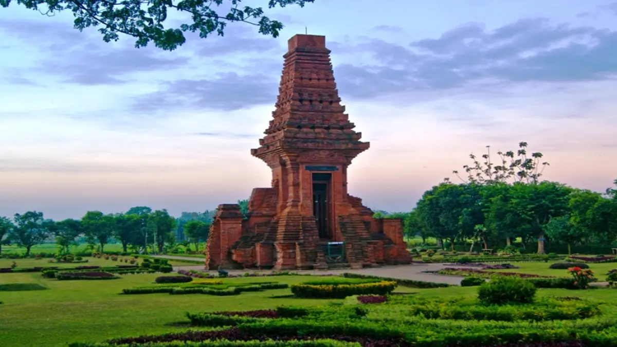 candi bajang ratu