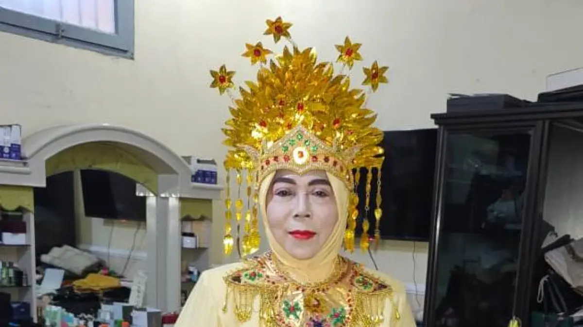 Any Mahnunah, Anggota DPRD Kabupaten Mojokerto.

