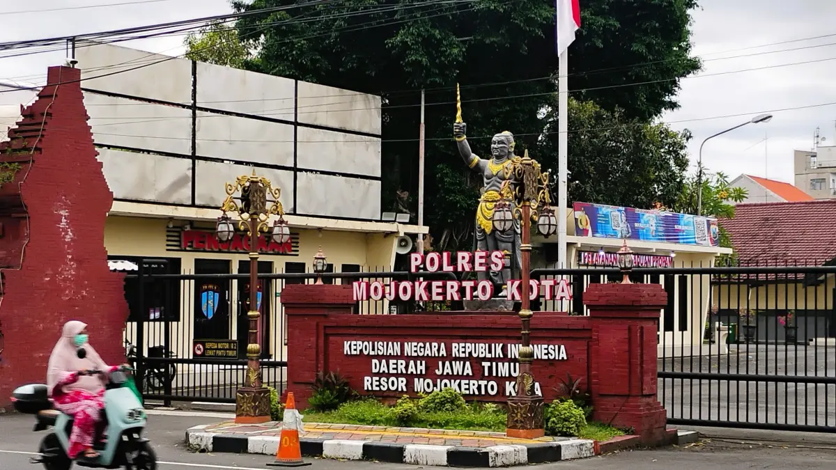 apolres Mojokerto Kota AKBP Herdiawan Arifianto membenarkan KPK melakukan pengusutan perkara dengan meminjam tempat di mapolres.