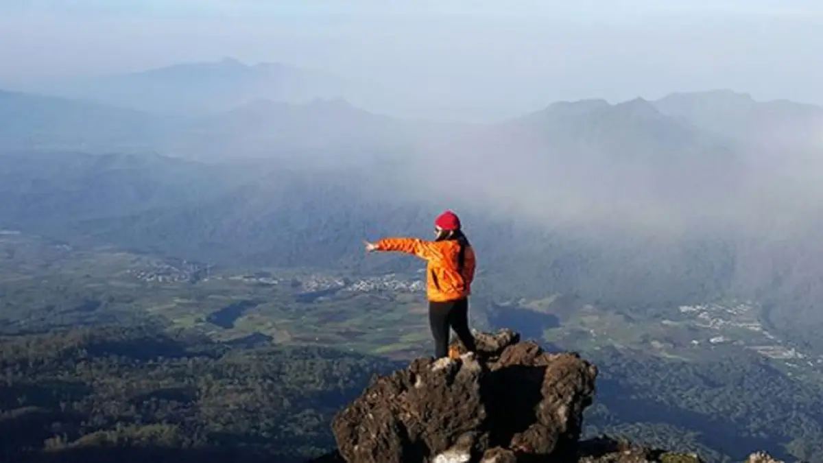 Kesenian bantengan di lereng Gunung Welirang adalah bukti bahwa budaya lokal dapat bertahan bekas dedikasi masyarakatnya.