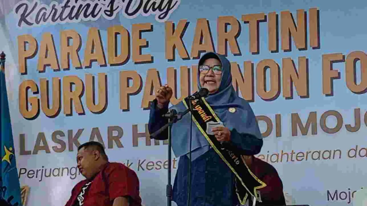 Ketua Himpaudi Kabupaten Mojokerto Aslikhah Aziz memberikan sambutan. 