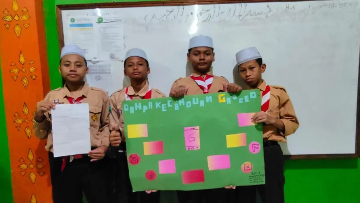 Maulana Qolby Alghifari, Mohamad Hafiz Choirulloh, Moch. Nasrul Alamin H, dan Muhammad Assadidul Hakim, 9 Social Class MTs Nurul Islam Mojokerto. Pembimbing: Siti Kholifaturosida, S.Pd.