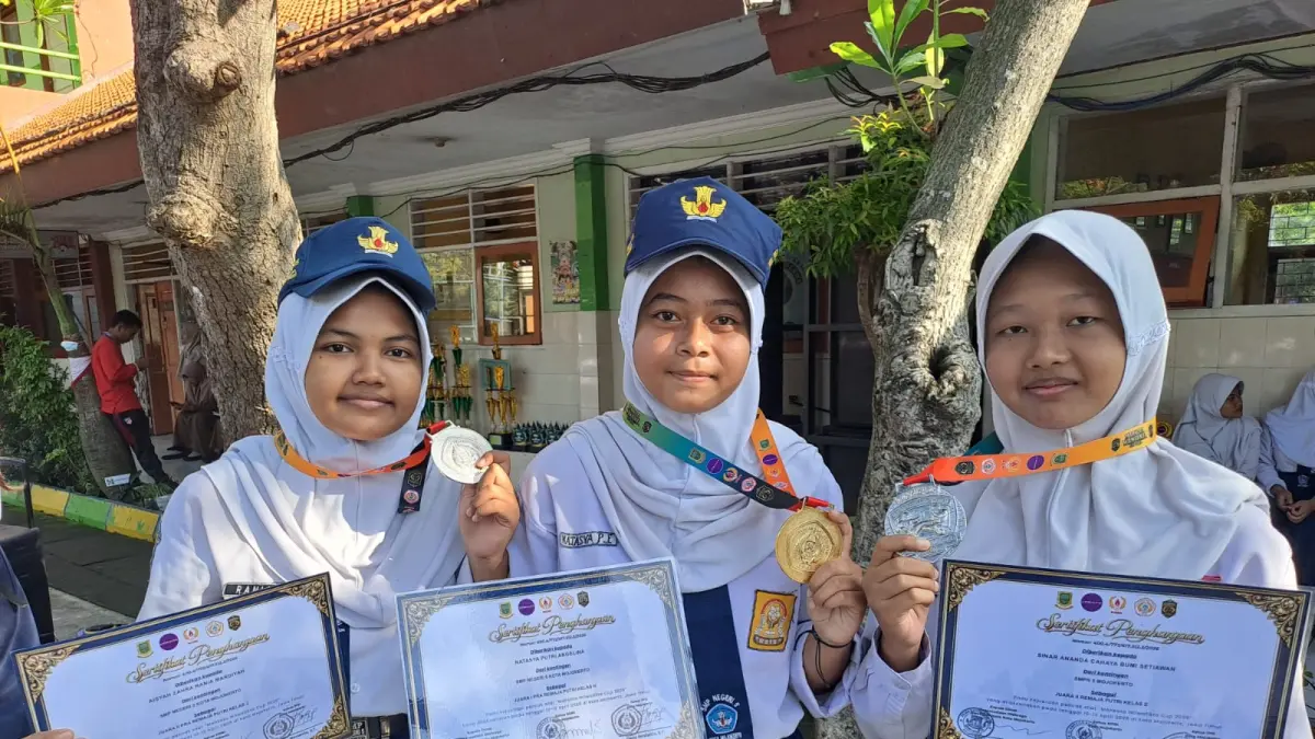 EKSISTENSI UNGGUL: Torehan prestasi siswa SMPN 5 Mojokerto&nbsp;pada tahun ini.